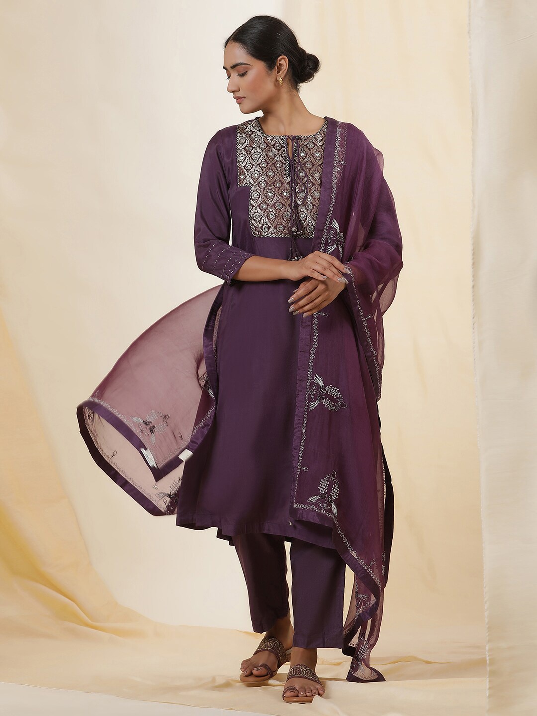

W Floral Embroidered Silk Dupatta, Purple