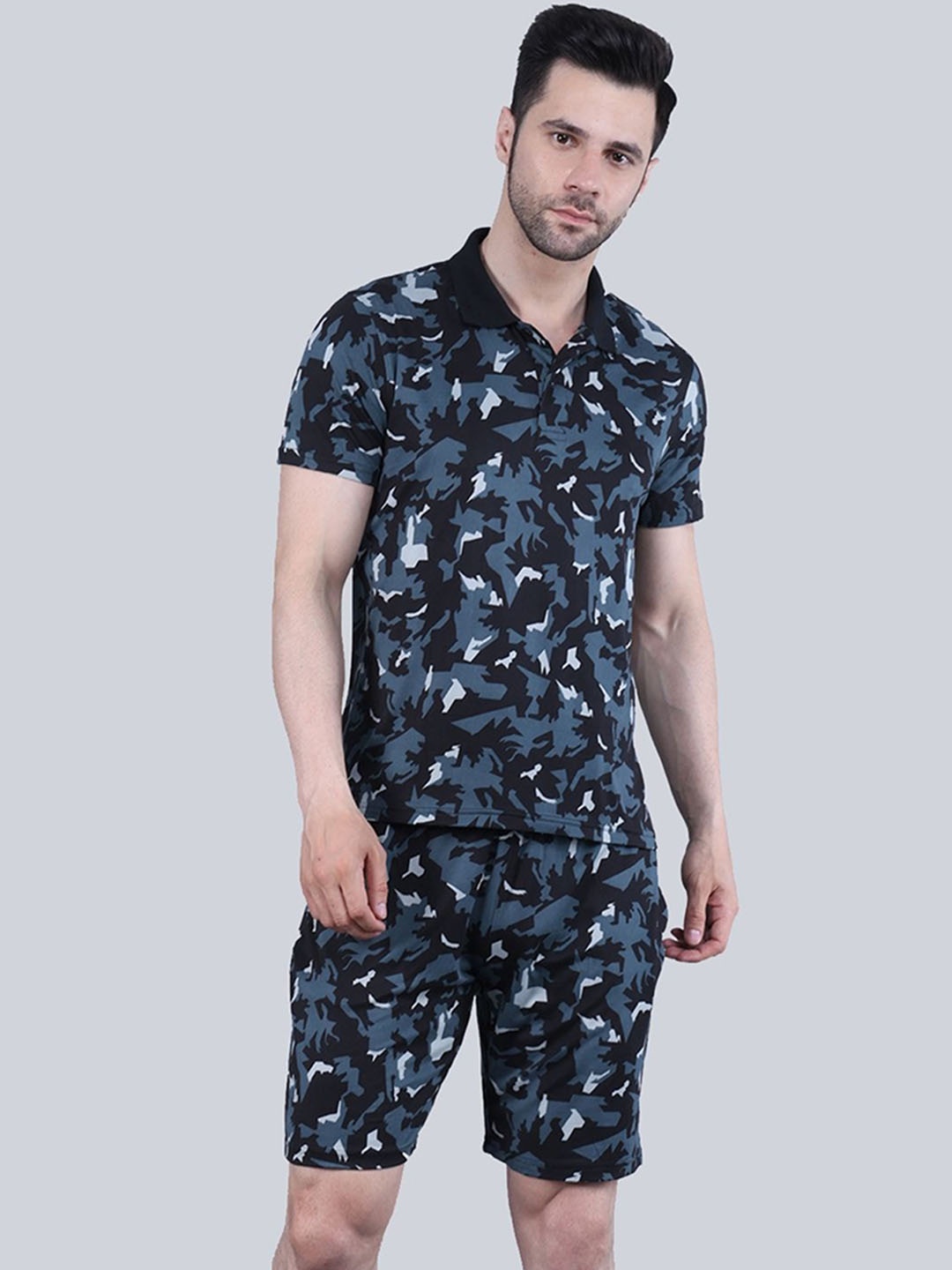 

STARFOX Printed T-Shirt & Shorts Co-Ord, Black