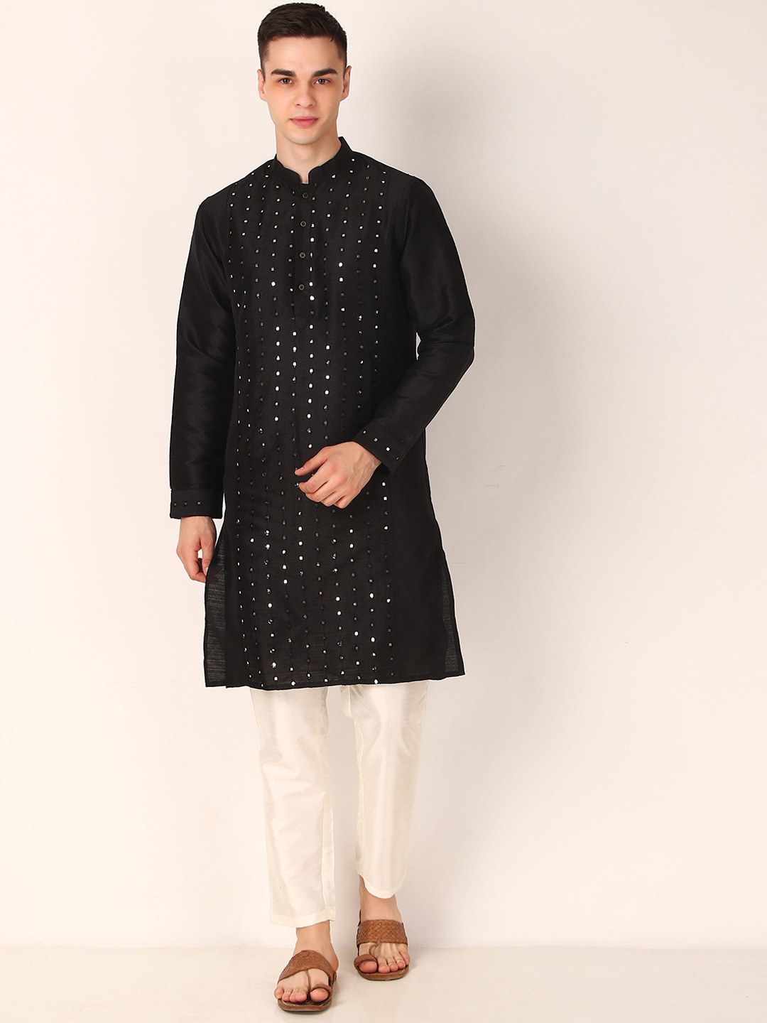 

Cult Indie Geometric Embellished Mandarin Collar Long Sleeves Straight Kurta, Black