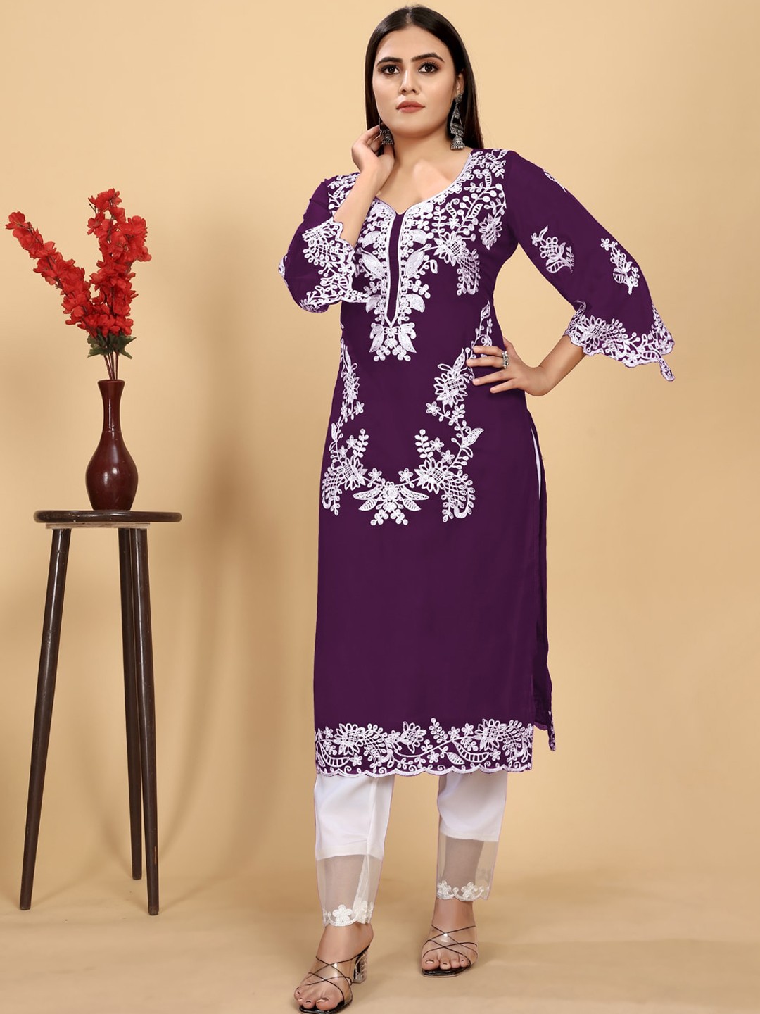 

AKSHARAM Floral Embroidered Straight Chikankari Kurta, Purple