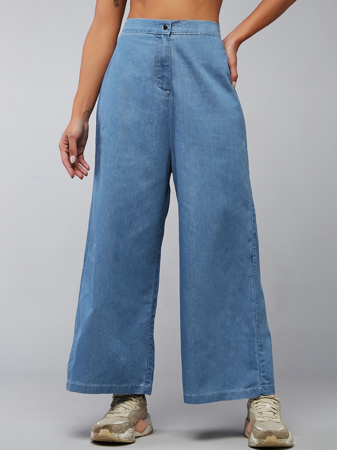 

DOLCE CRUDO Women Light Weight Wide Leg Clean Look High-Rise Stretchable Jeans, Blue