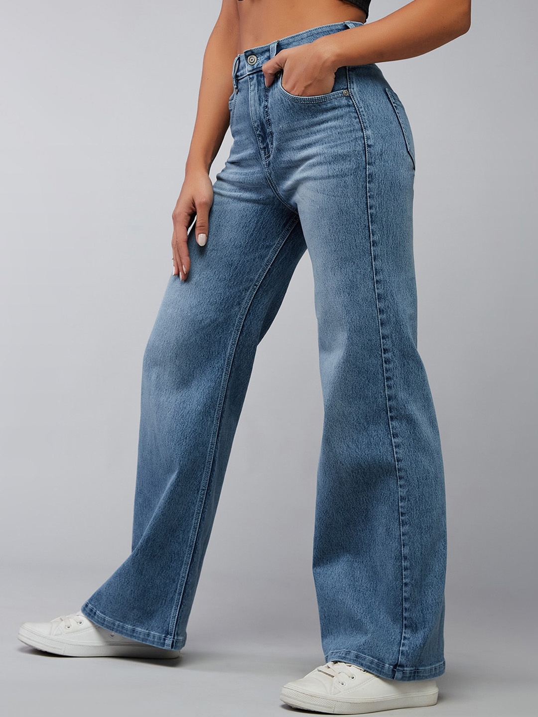 

DOLCE CRUDO Women Blue Wide Leg High Rise Clean Look Heavy Fade Stretchable Jeans