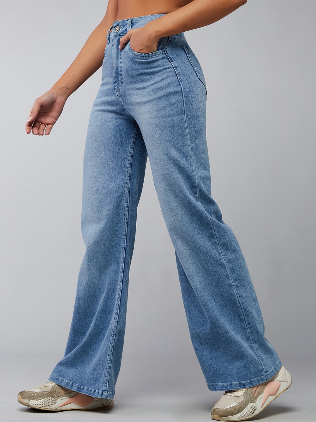 

DOLCE CRUDO Women Blue Wide Leg High Rise Clean Look Light Fade Stretchable Jeans
