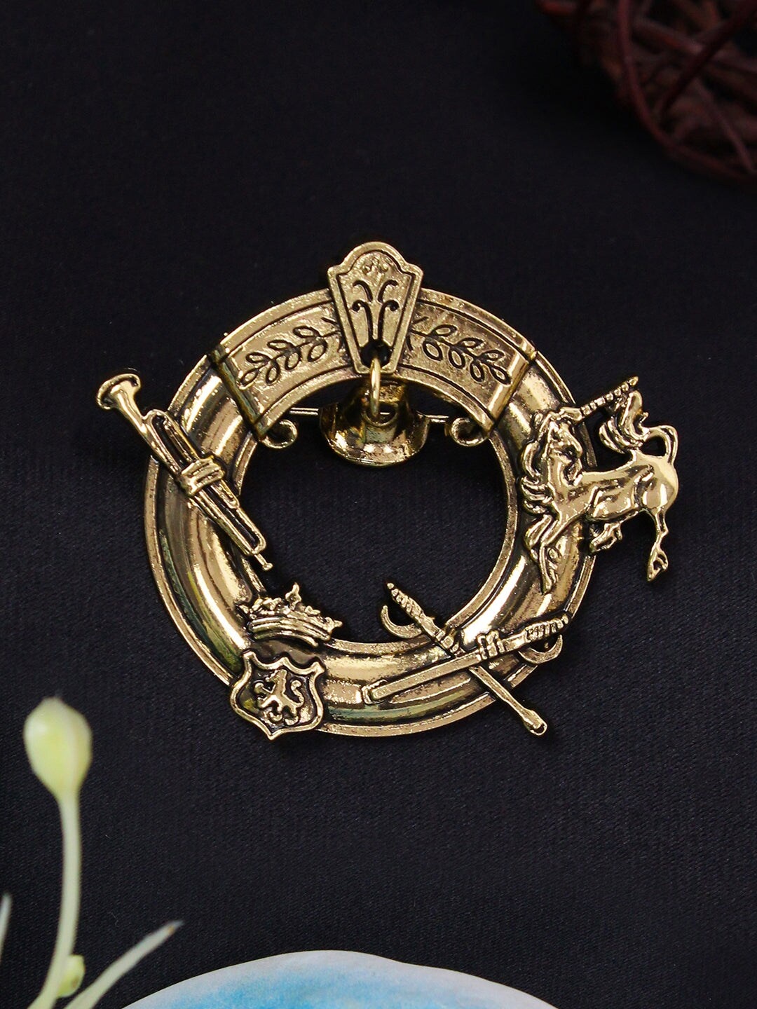 

Kavove Men Crimson Circle Drape Brooch, Gold