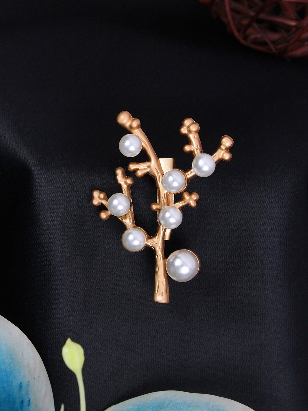 

Kavove Grove Men Beaded Minimal Brooch, Gold
