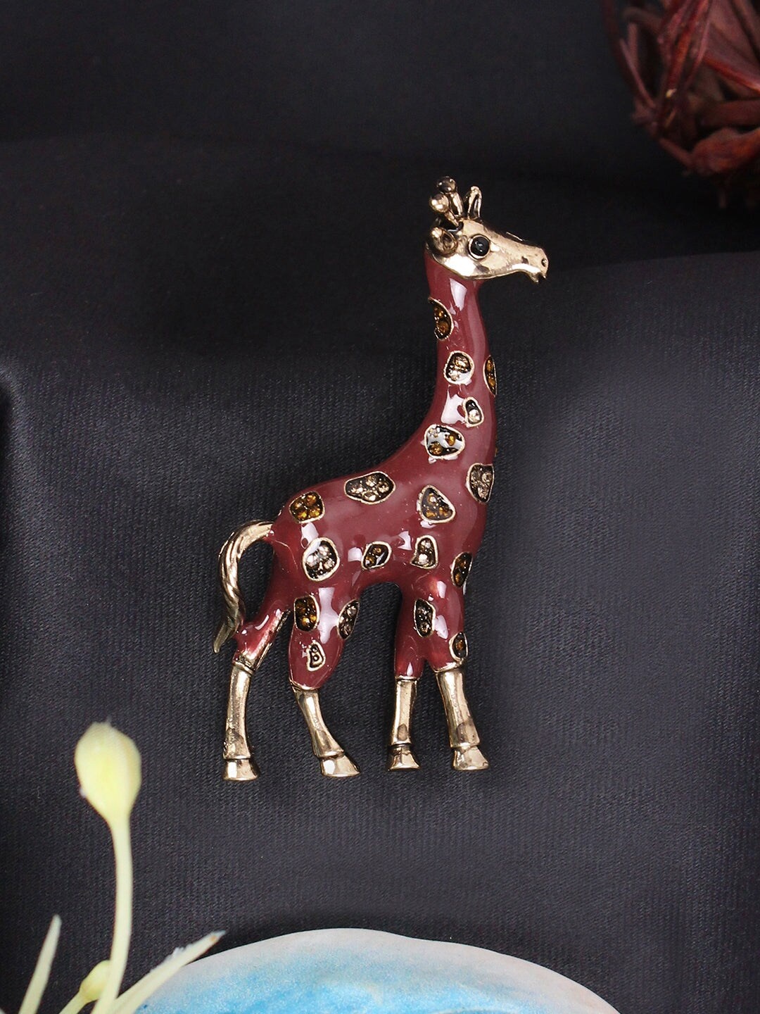 

Kavove Men Savannah Giraffe Statement Brooch, Red