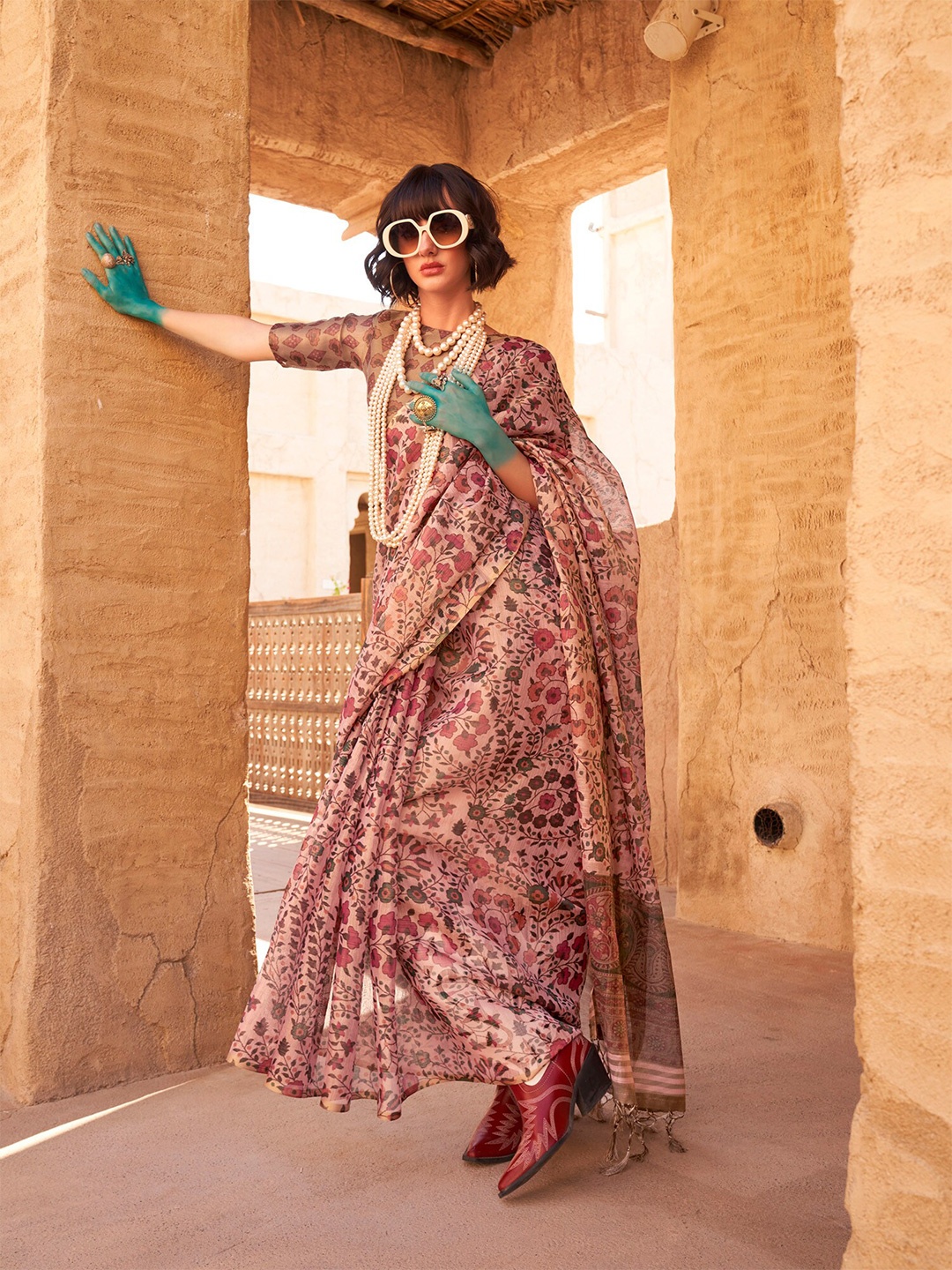 

elora Floral Tissue Saree, Pink