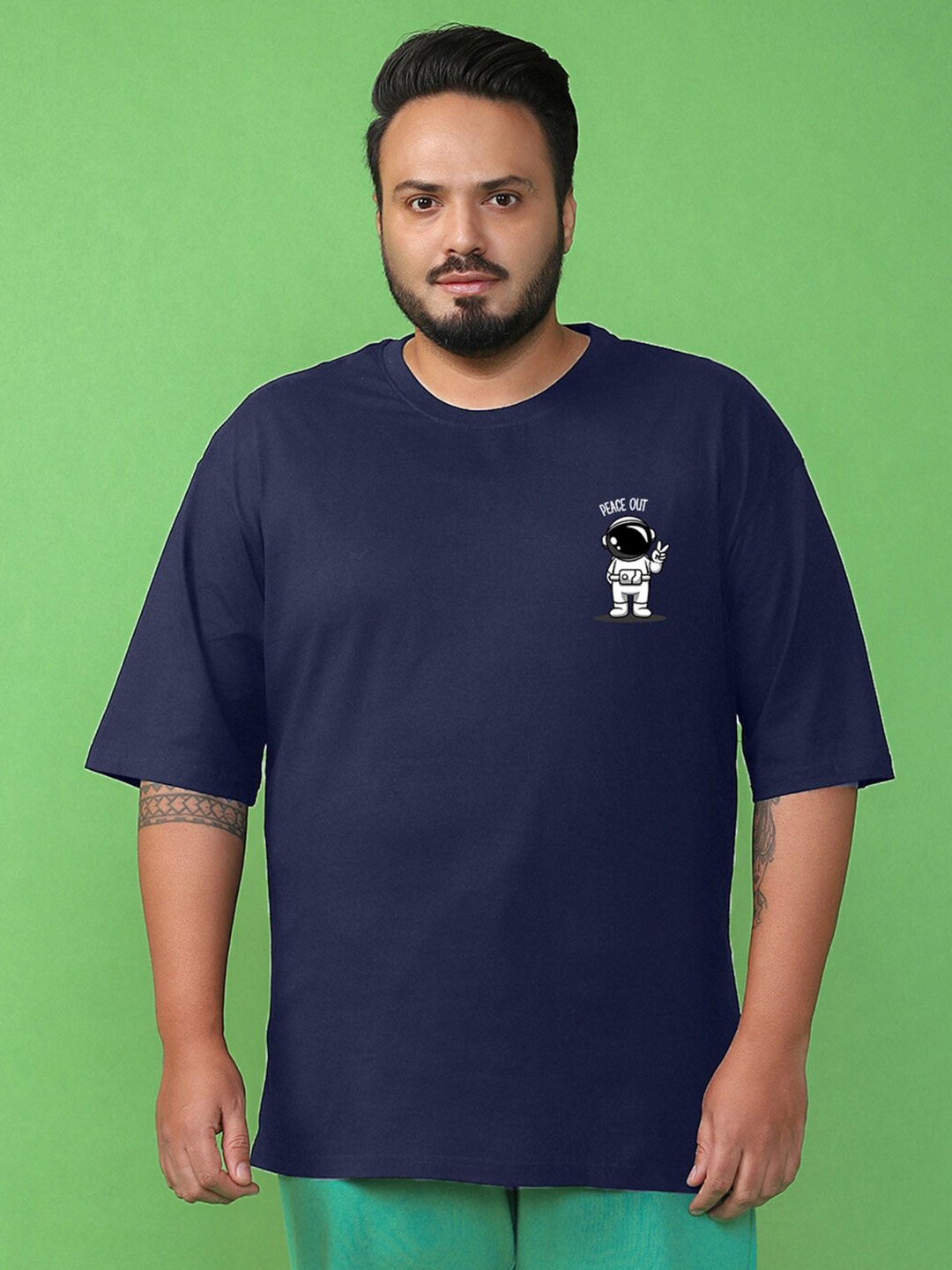 

Bewakoof Plus Graphic Printed Drop-shoulder Sleeves Cotton Oversized T-shirt, Blue