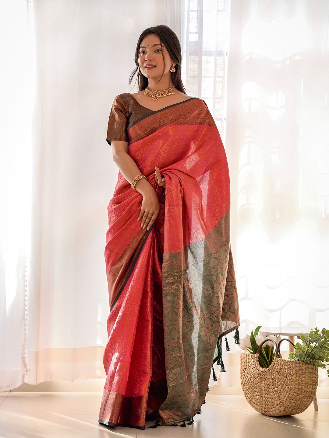 

Mitera Woven Design Zari Silk Blend Saree, Pink
