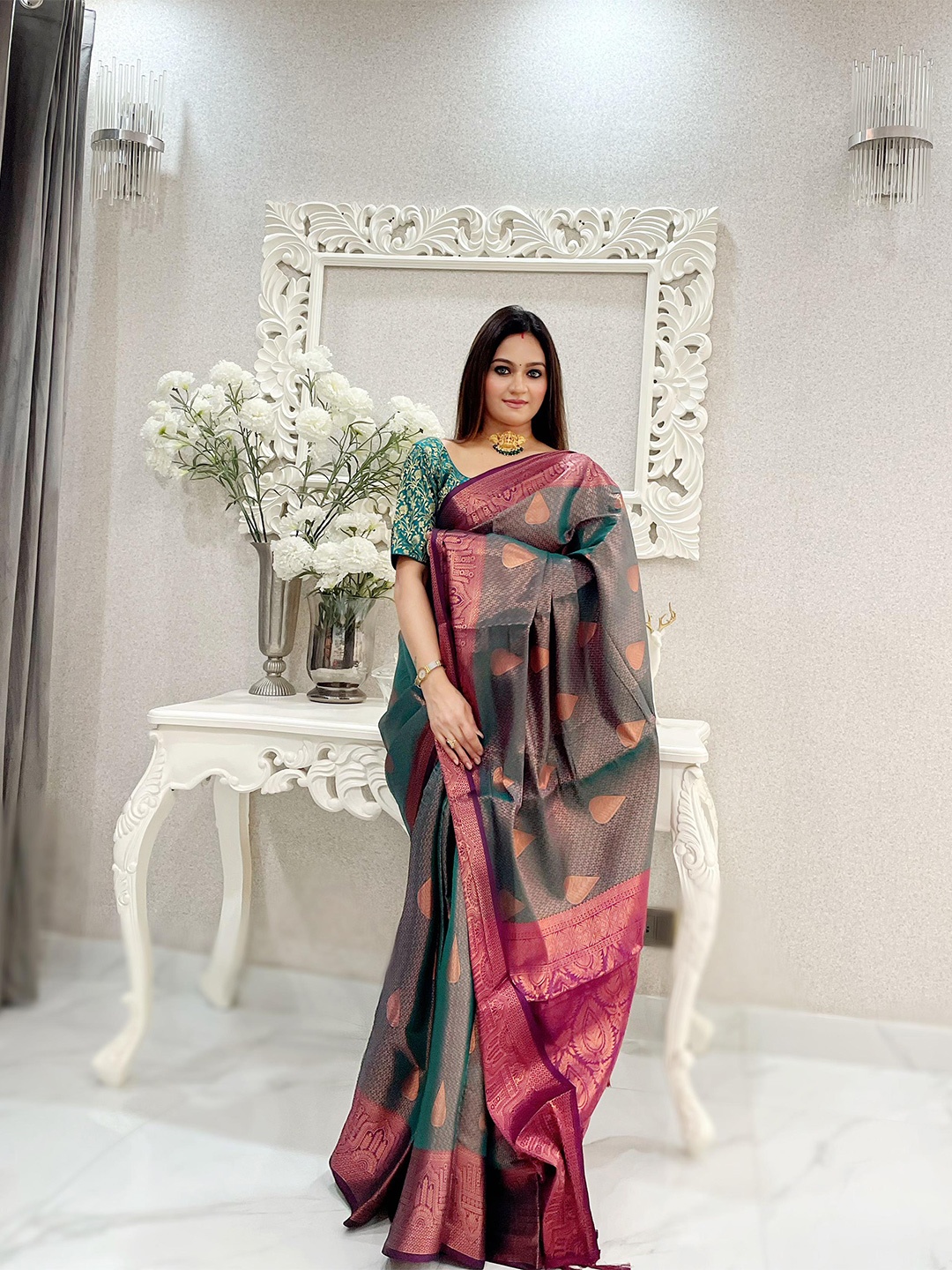 

Mitera Women Woven Design Zari Silk Blend Kanjeevaram Saree, Green