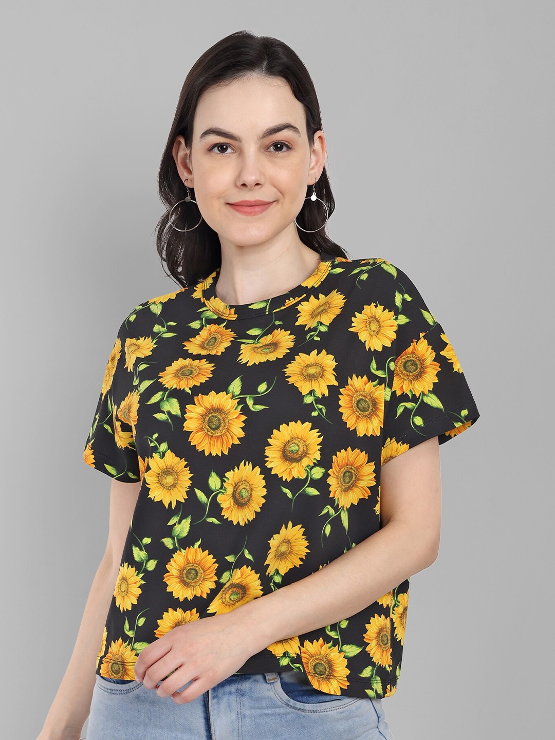 

HEYLAY Round Neck Floral Printed Extended Sleeves Cotton T-shirt, Black