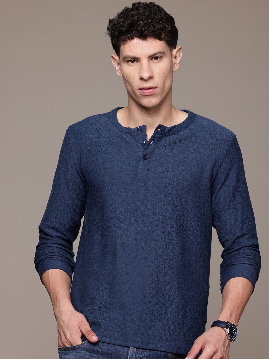 

The Roadster Lifestyle Co. Men Henley Neck T-shirt, Navy blue