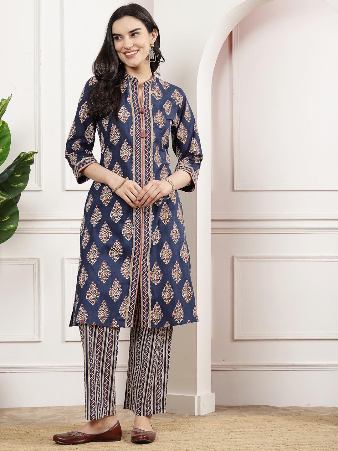 

Nayam By Lakshita Floral Printed Regular Kurta with Palazzos & Dupatta, Navy blue