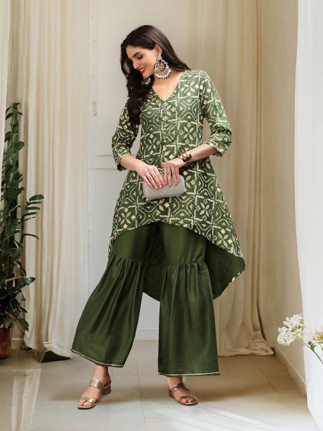 

Ishin Geometric Printed V-Neck A-Line Kurta with Sharara, Green