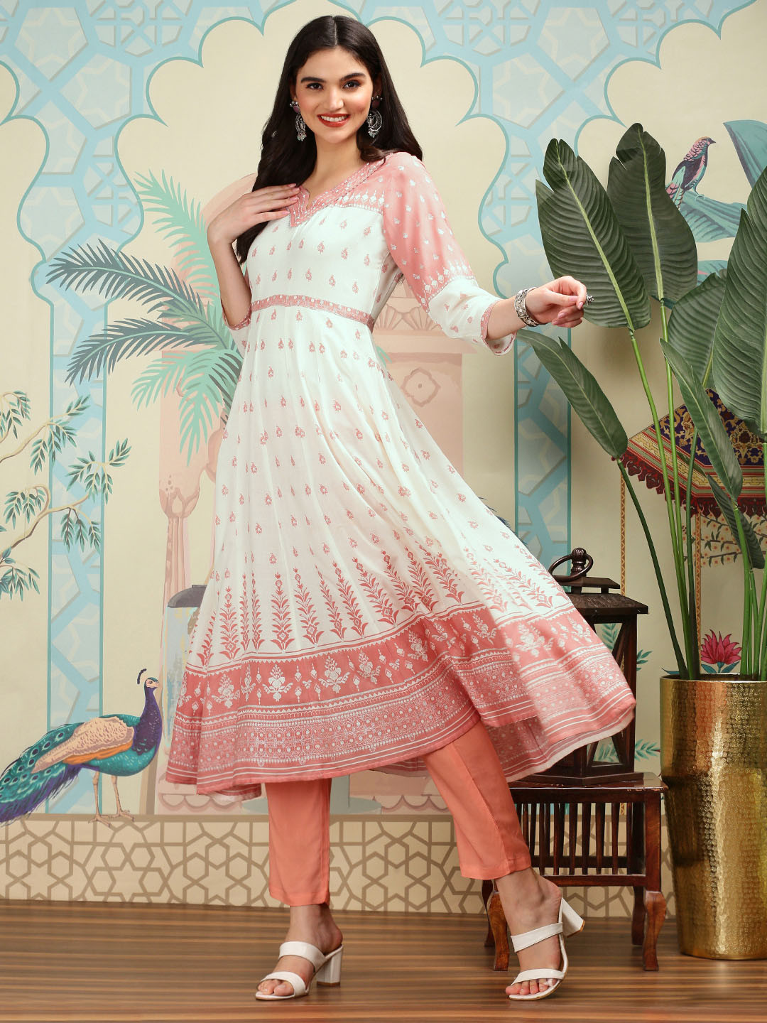

Ishin Floral Printed Notched Neck Three-Quarter Sleeves Anarkali Kurta with Trousers, Pink