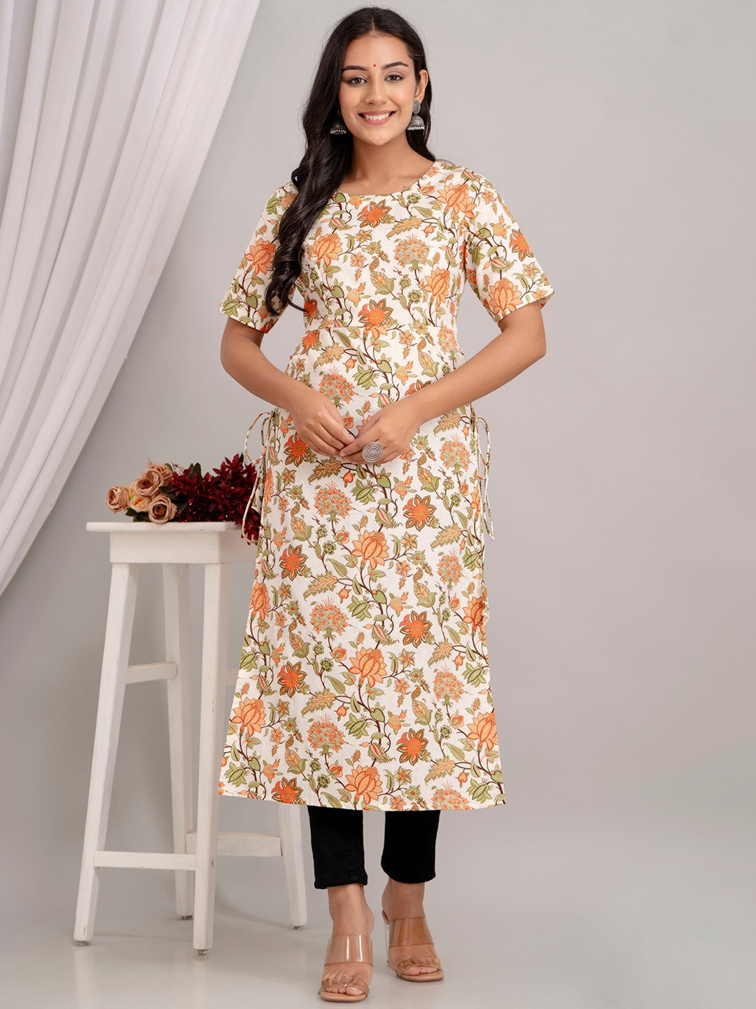 

Kohsh Floral Printed Cotton Straight Kurta, Off white