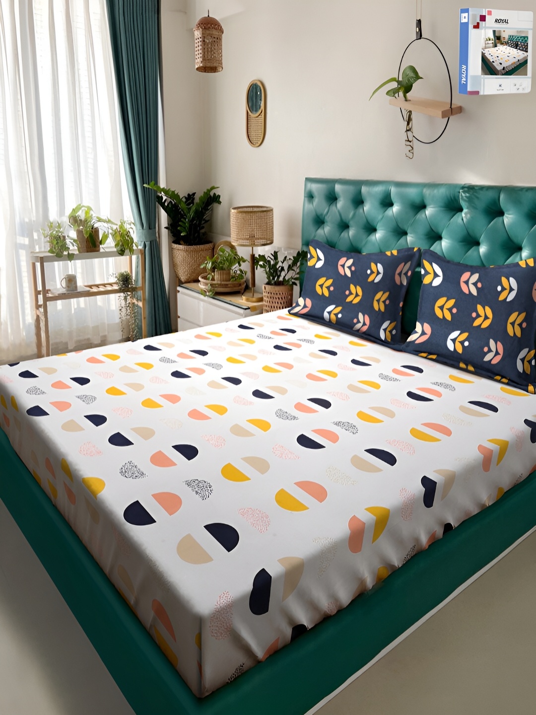 

KLOTTHE White & Pink Geometric 300TC Double King Bedsheet With 2 Pillow Covers