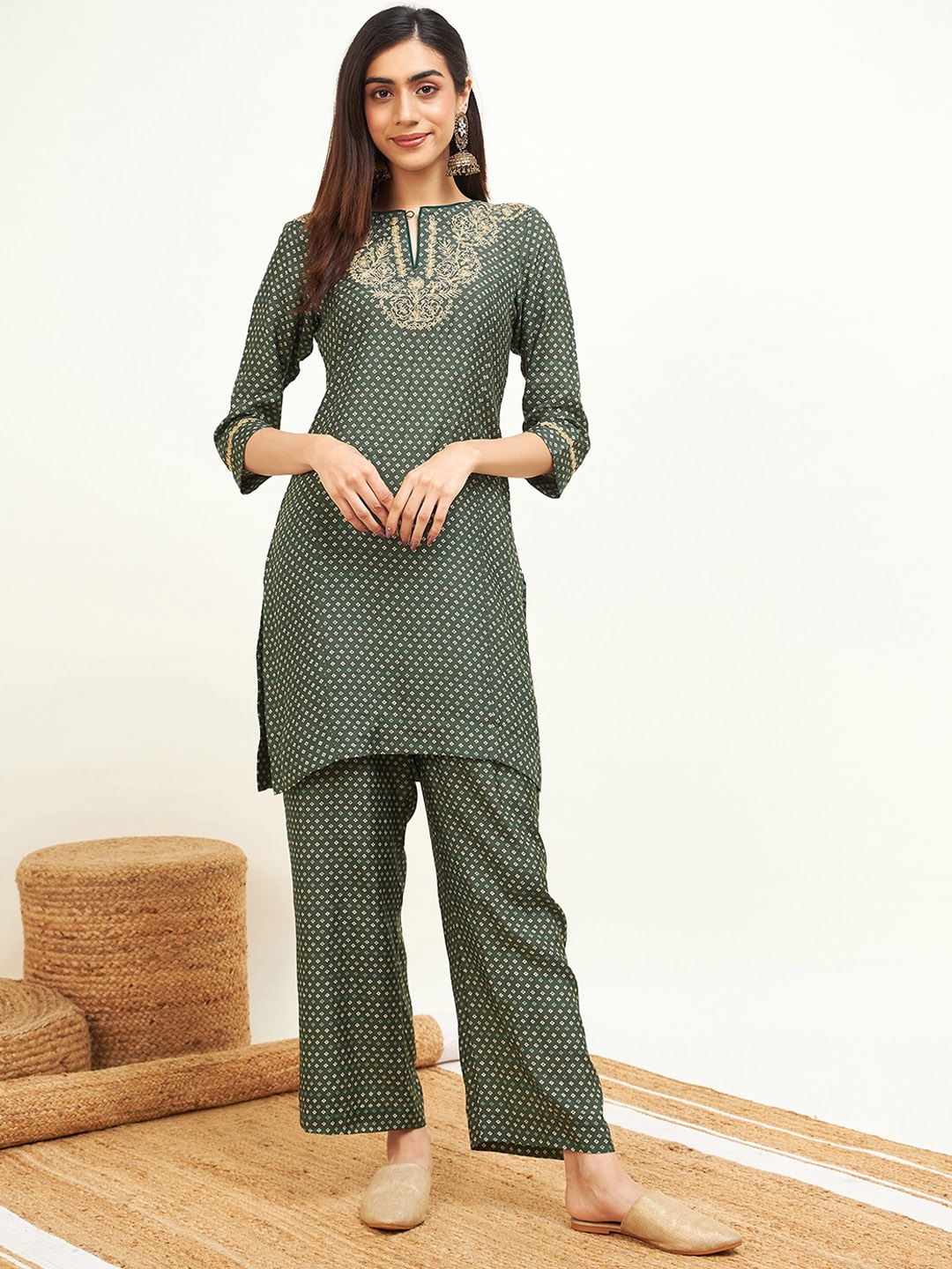 

STADO Printed Regular Three-Quarter Sleeves Round Neck Thread Work Kurta with Trousers, Green