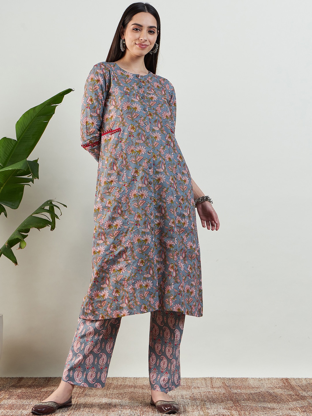 

STADO Paisley Printed Regular Three-Quarter Sleeves Round Neck Kurta with Trousers, Grey