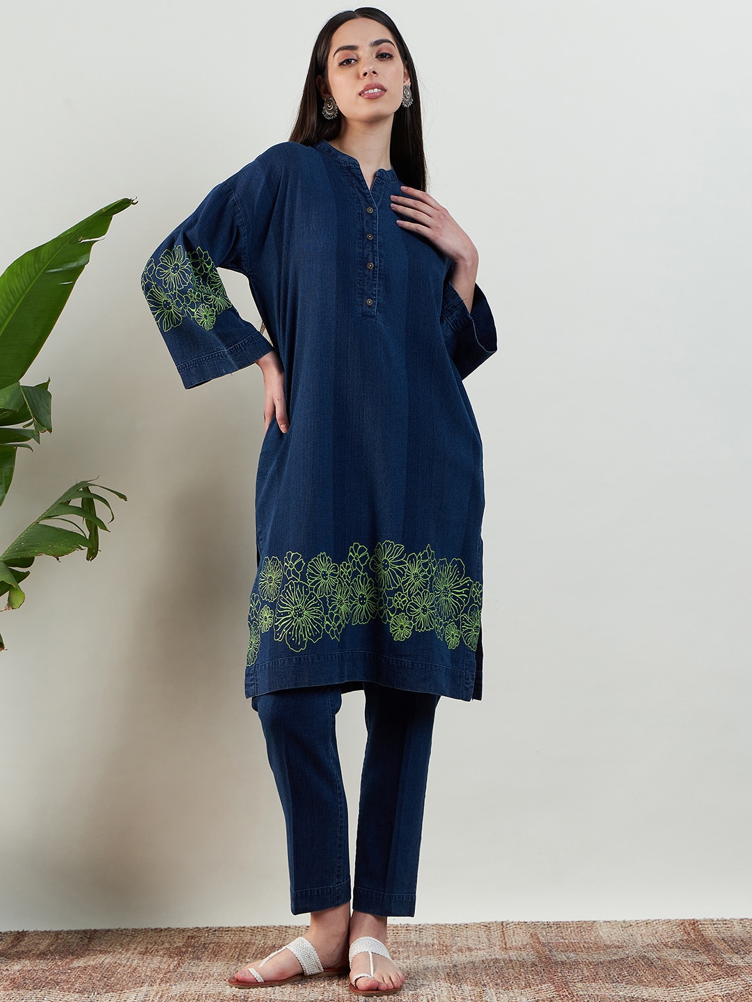 

STADO Printed Regular Long Sleeves Mandarin Collar Kurta with Trousers, Blue