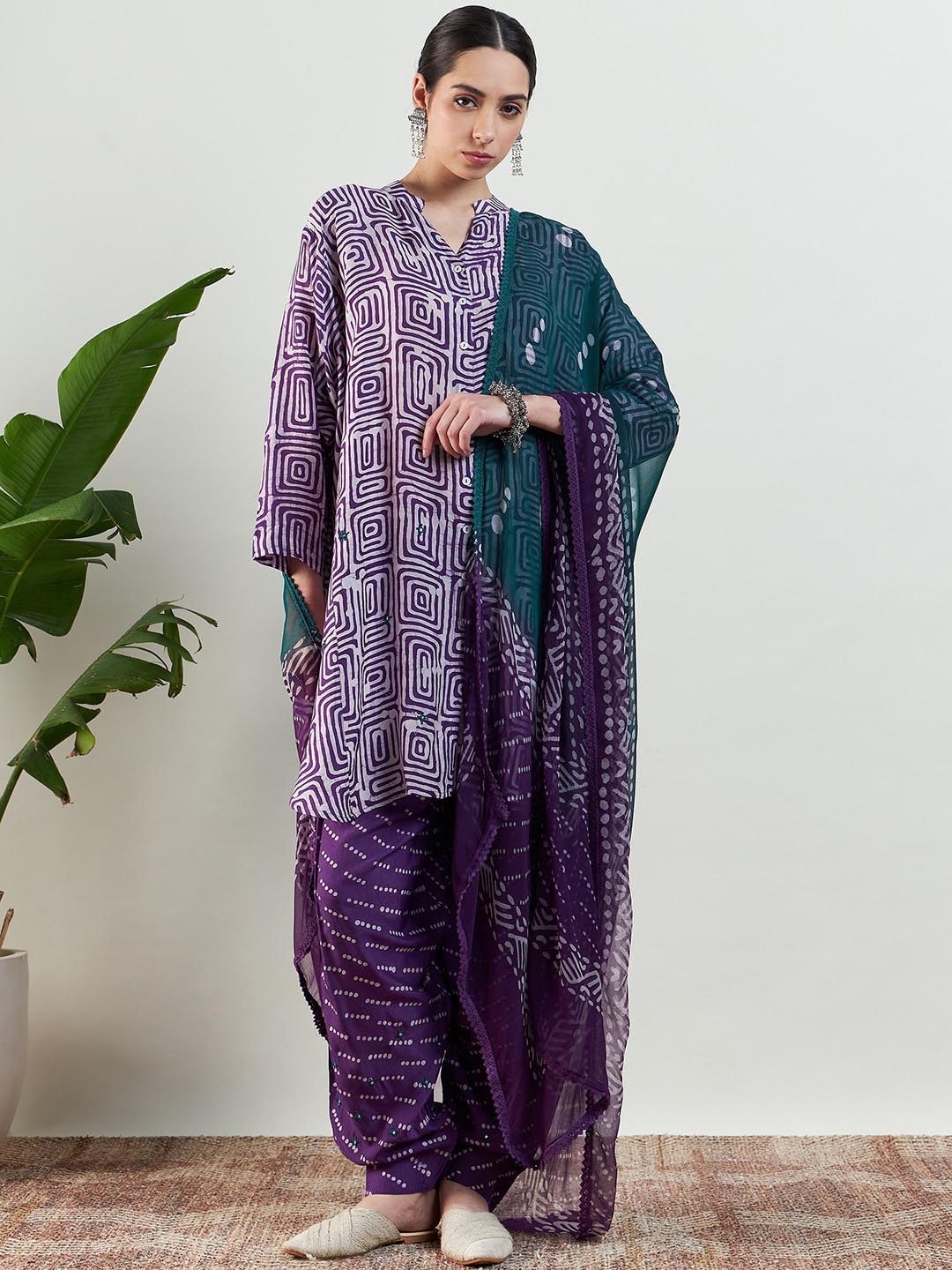 

STADO Floral Printed Regular Kurta with Trousers & With Dupatta, Purple