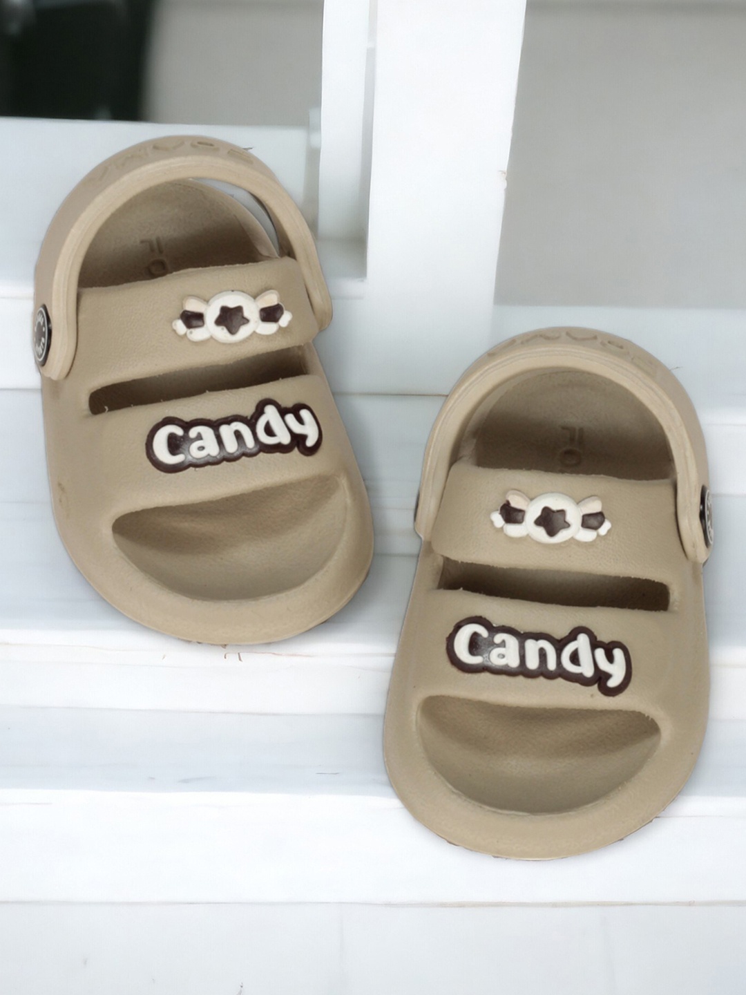 

Lil Lollipop Unisex Kids Anti-Slip Rubber Clogs, Beige