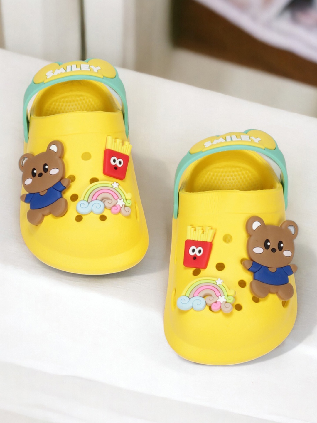 

Lil Lollipop Kids Bear Applique Anti-Slip Rubber Clogs, Yellow