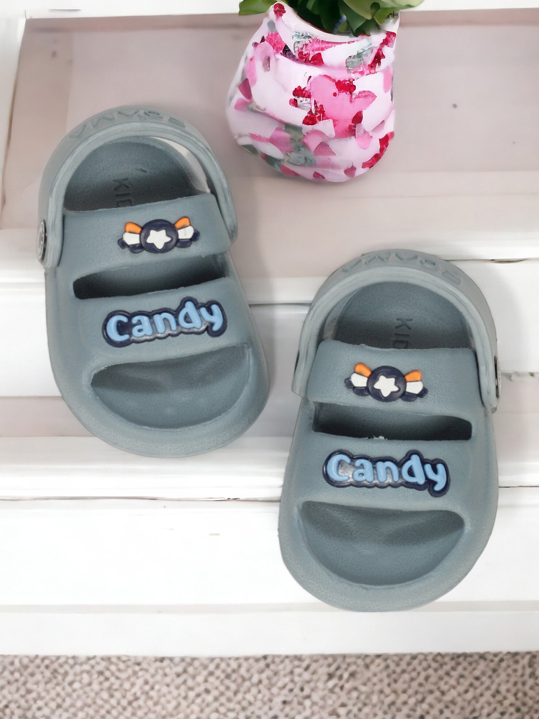 

Lil Lollipop Kids Candy Applique Anti-Slip Rubber Sliders, Grey