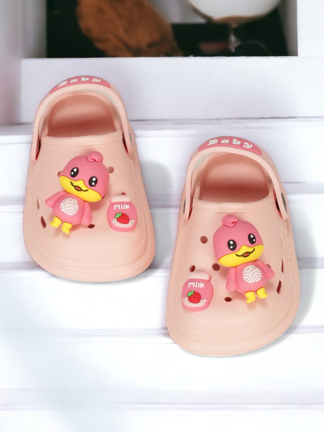 

Lil Lollipop Kids Duck Self Design Anti-Slip Rubber Clogs, Pink