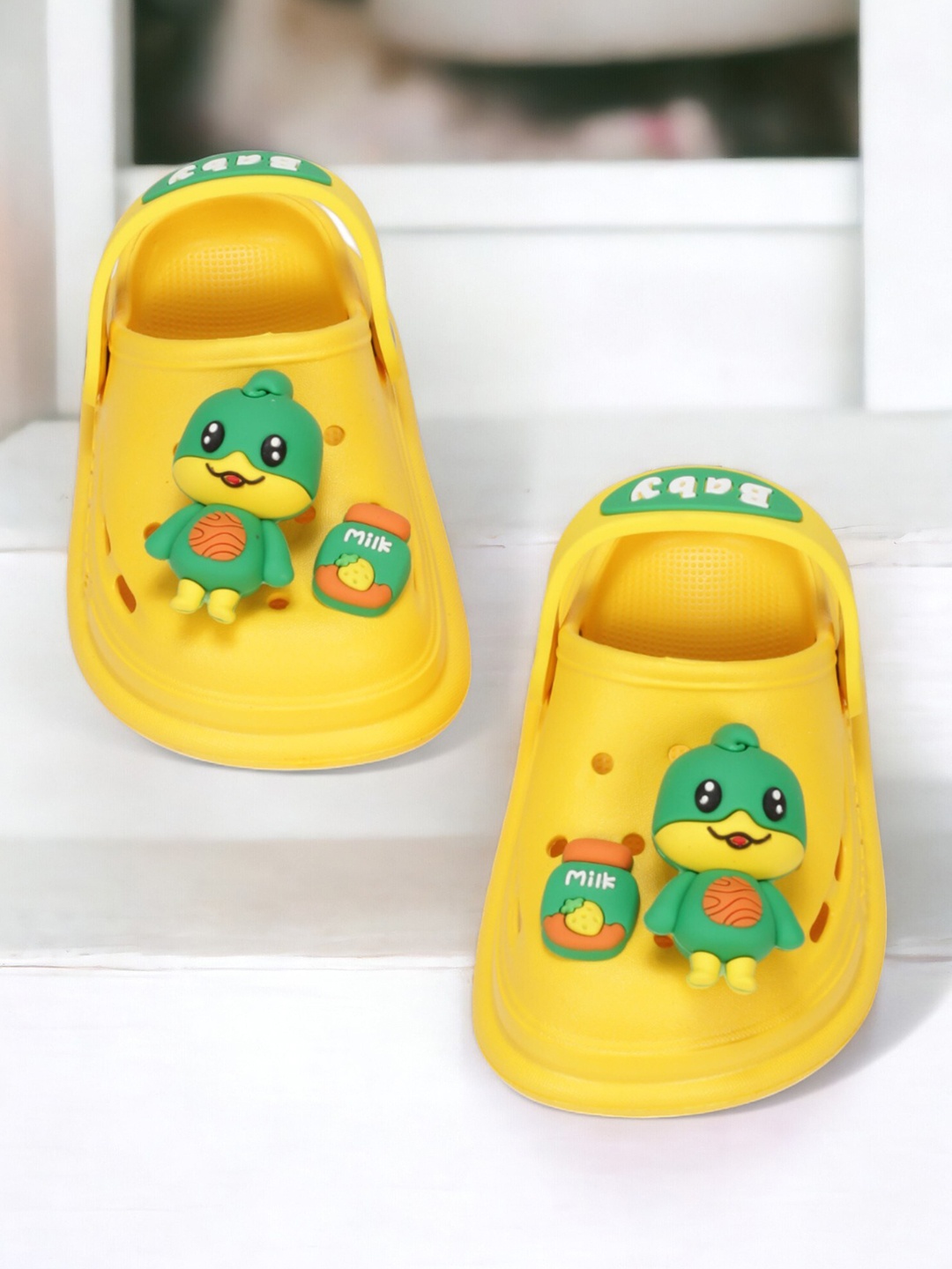 

Lil Lollipop Kids Duck Applique Anti-Slip Rubber Clogs, Yellow