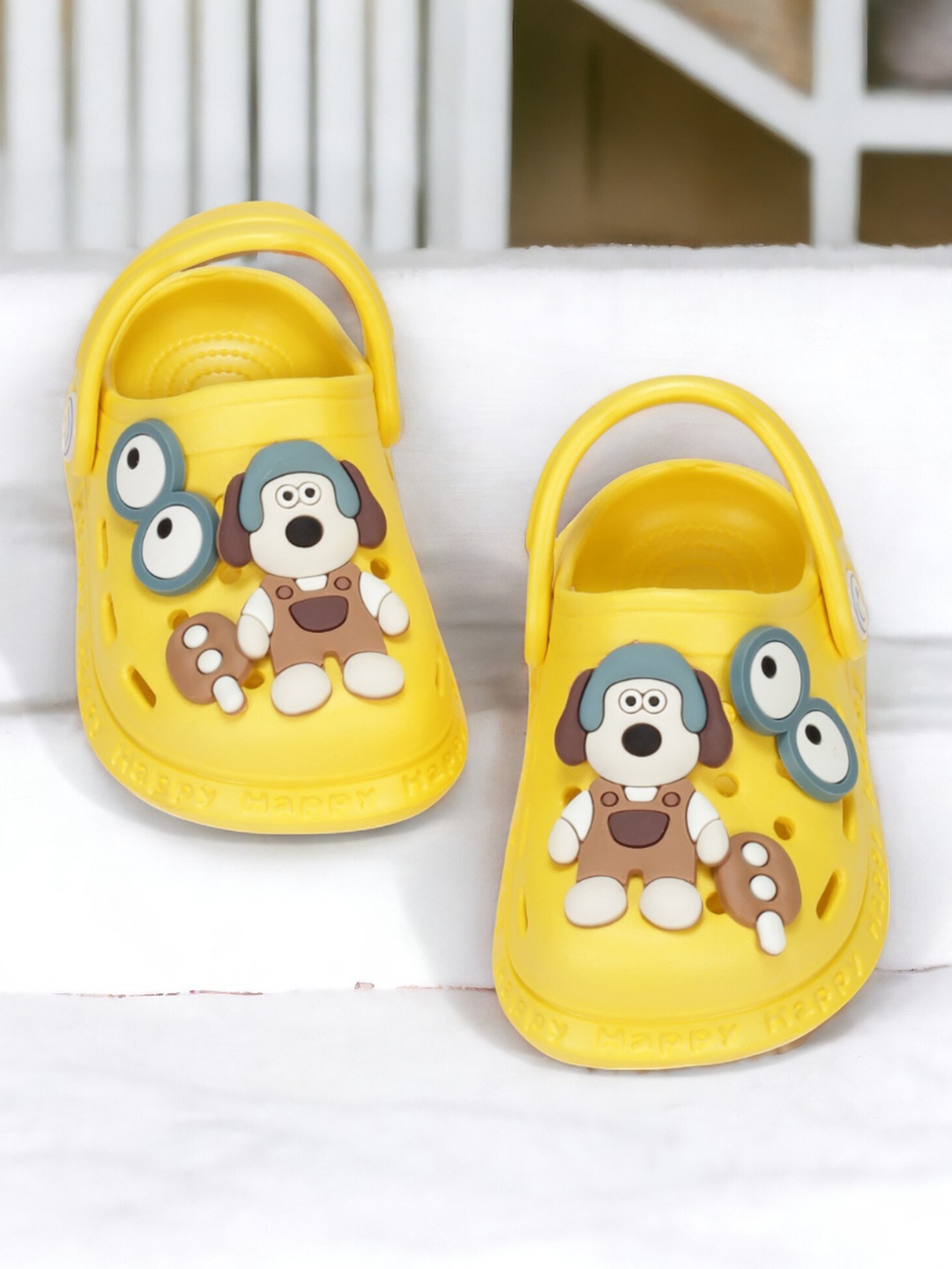 

Lil Lollipop Kids Self Design Anti-Slip Rubber Clogs, Yellow