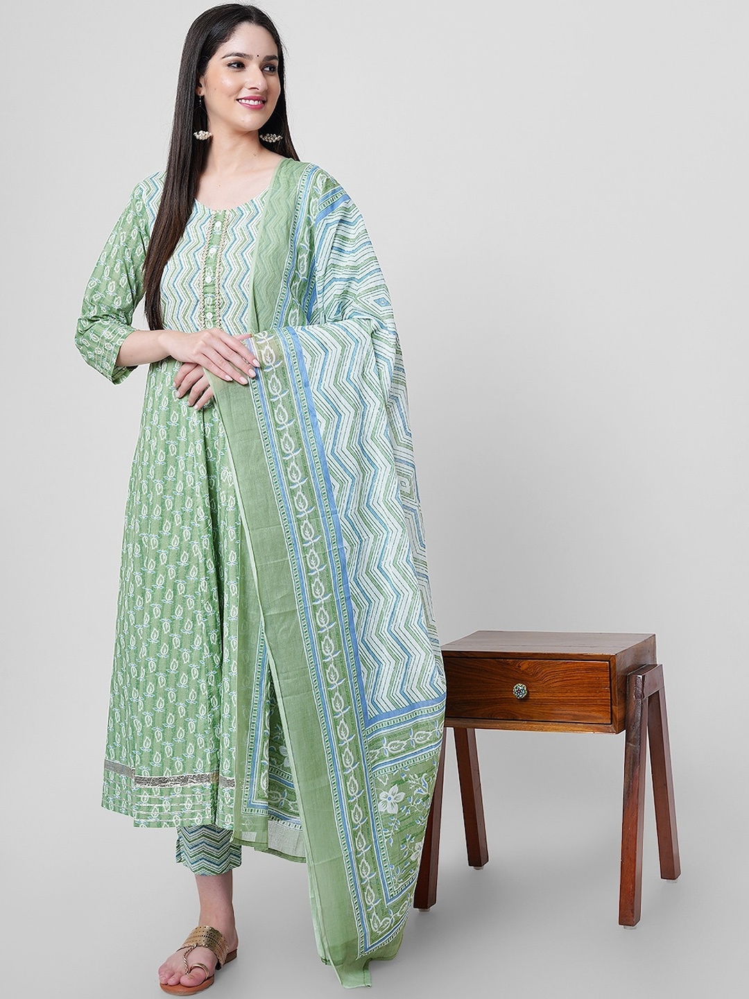

JANAKDULARI CREATION Floral Printed Gotta Patti Pure Cotton Kurta with Palazzos & Dupatta, Green
