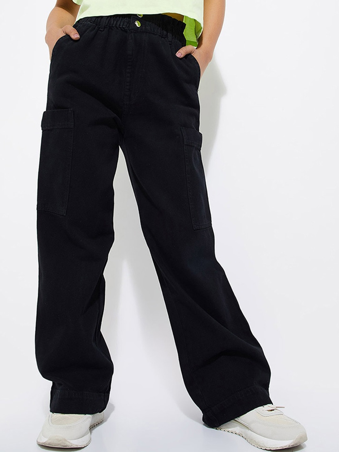 

max URB_N Women Solid Paperbag Waist Trousers, Black