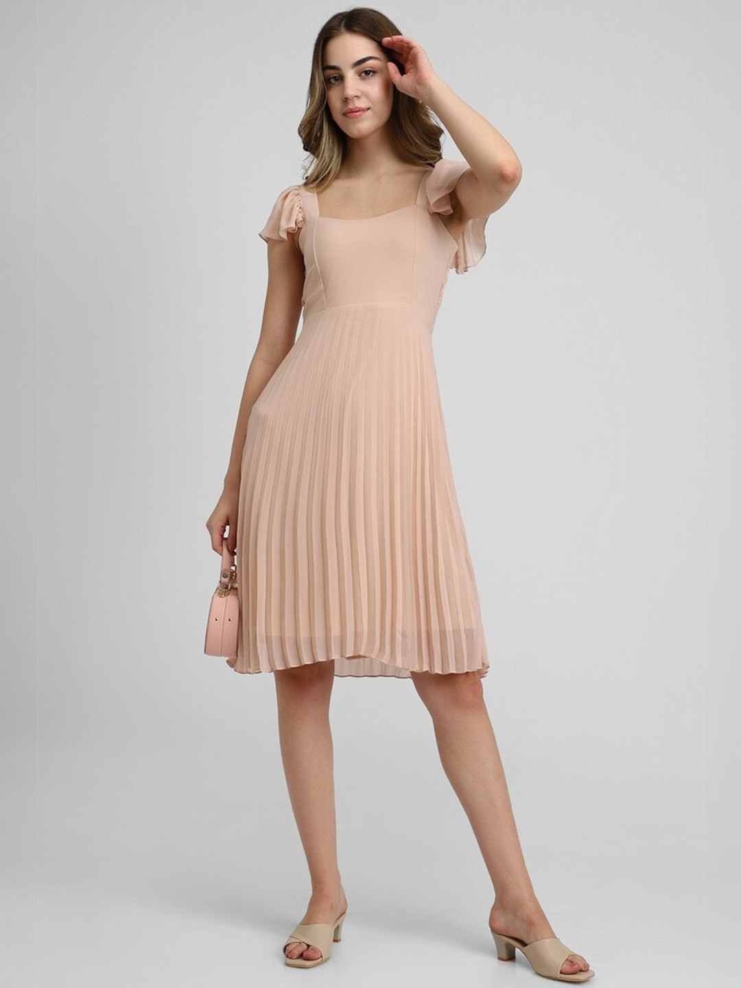 

FOREVER 21 Square Neck Flared Sleeves Gathered Or Pleated Fit & Flare Dress, Peach