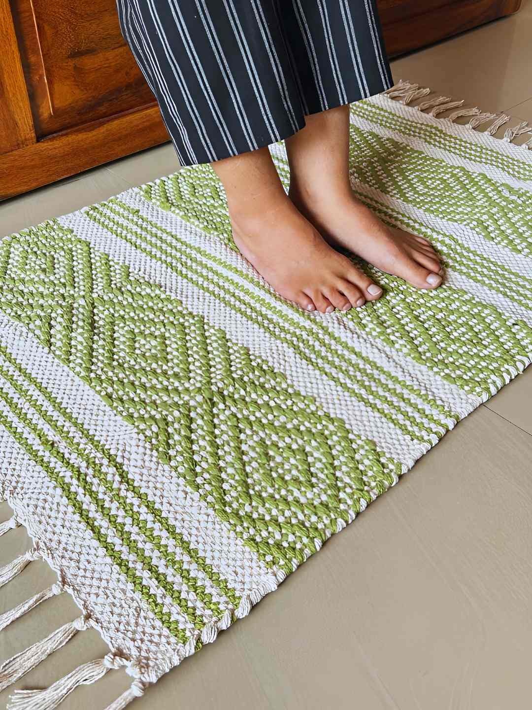 

JASMEY HOMES Green & White Self-Design Cotton Dhurrie