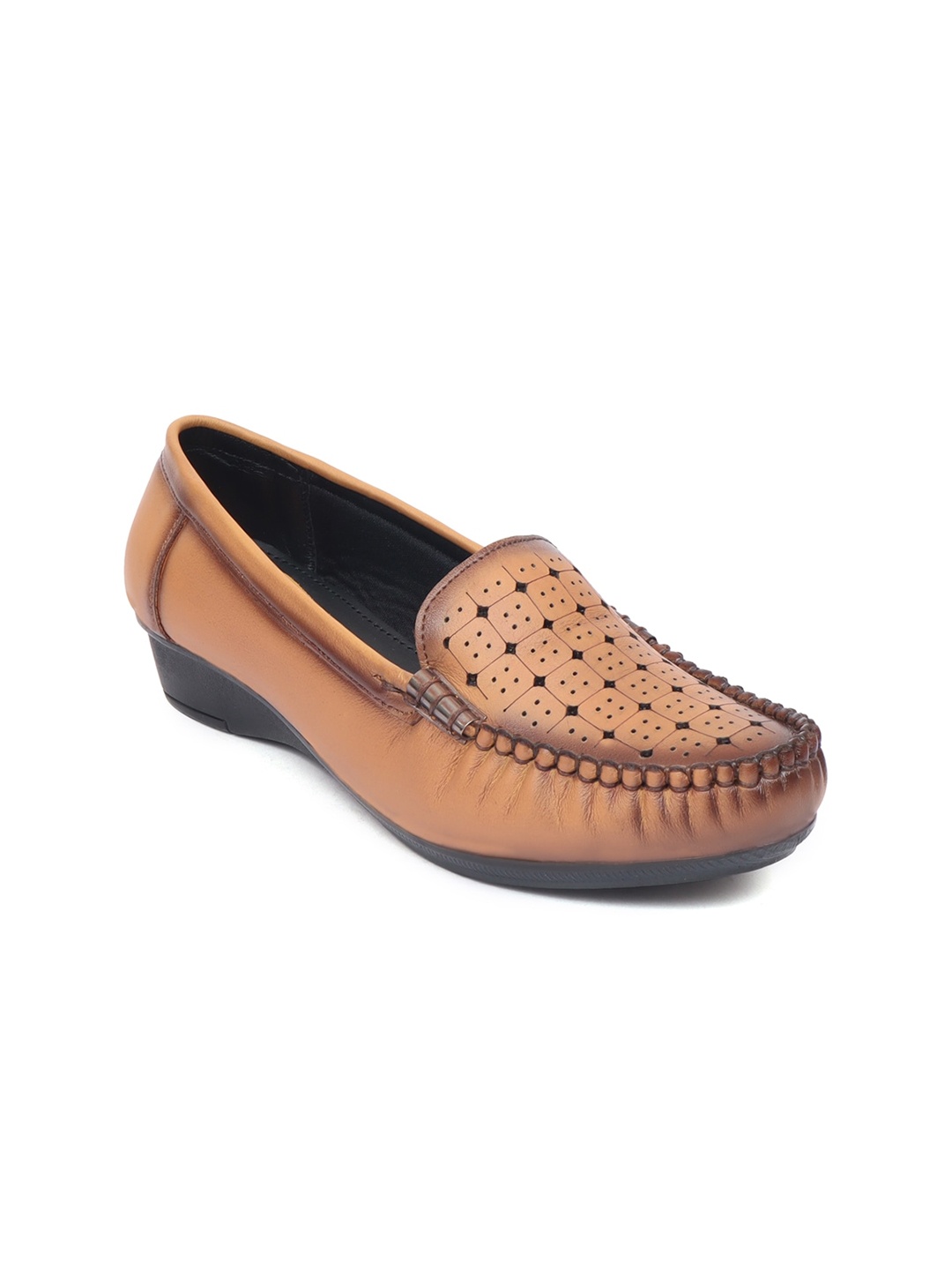 

Zoom Shoes Women Textured Lightweight Comfort Insole Leather Loafers, Tan