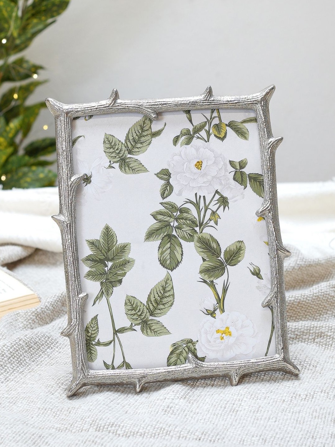 

BEHOMA Silver Toned Branch Shaped Table-Top 5x7 Photo Frame