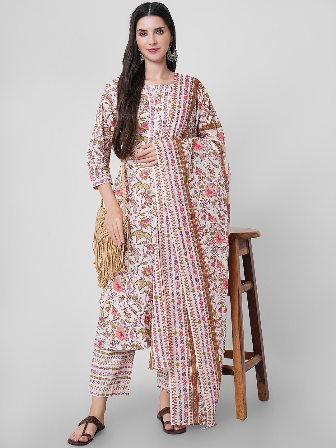 

JANAKDULARI CREATION Floral Printed Gotta Patti Pure Cotton Kurta with Palazzos & Dupatta, Peach