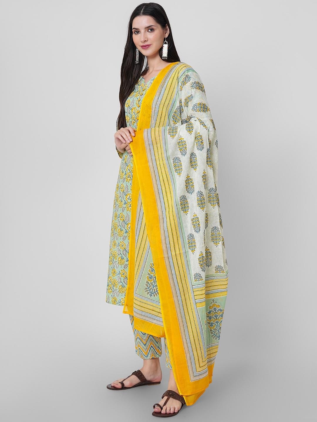 

JANAKDULARI CREATION Floral Printed Gotta Patti Pure Cotton Kurta with Palazzos & Dupatta, Green