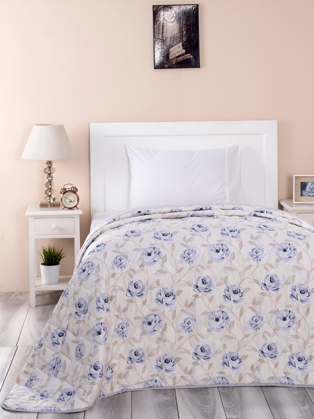 

MASPAR Blue & White Floral Printed Cotton 120GSM Single Quilt