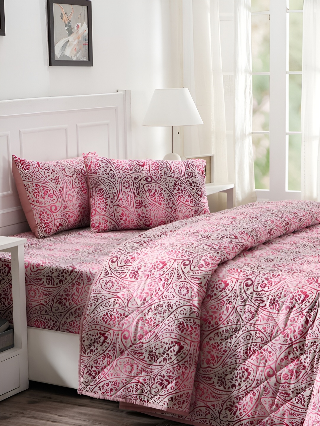 

MASPAR Red & White Printed Cotton 120 GSM Double Quilt