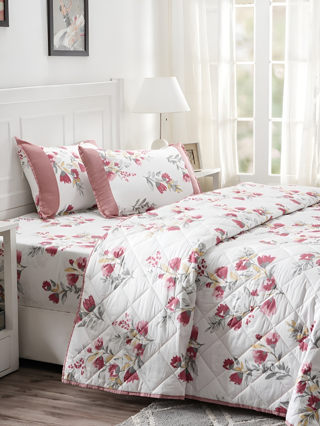 

MASPAR White & Pink Printed 120 GSM Cotton Double Queen Quilt