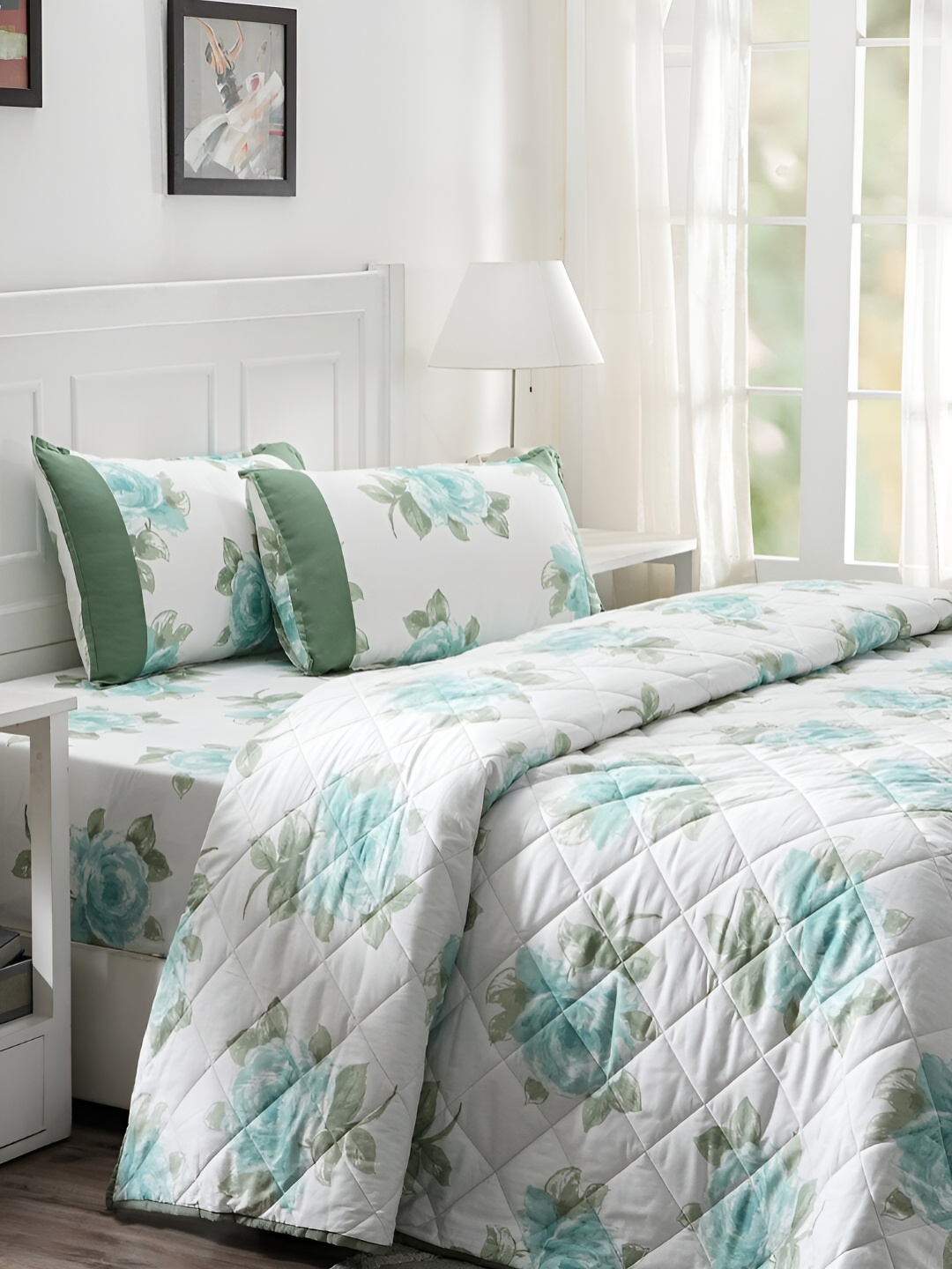 

MASPAR Aqua Blue & White Floral Printed Cotton 120 GSM Double Quilt