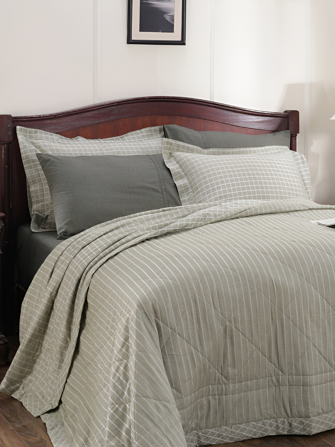 

MASPAR Green & White Striped Cotton 120 GSM Single Bed Quilt