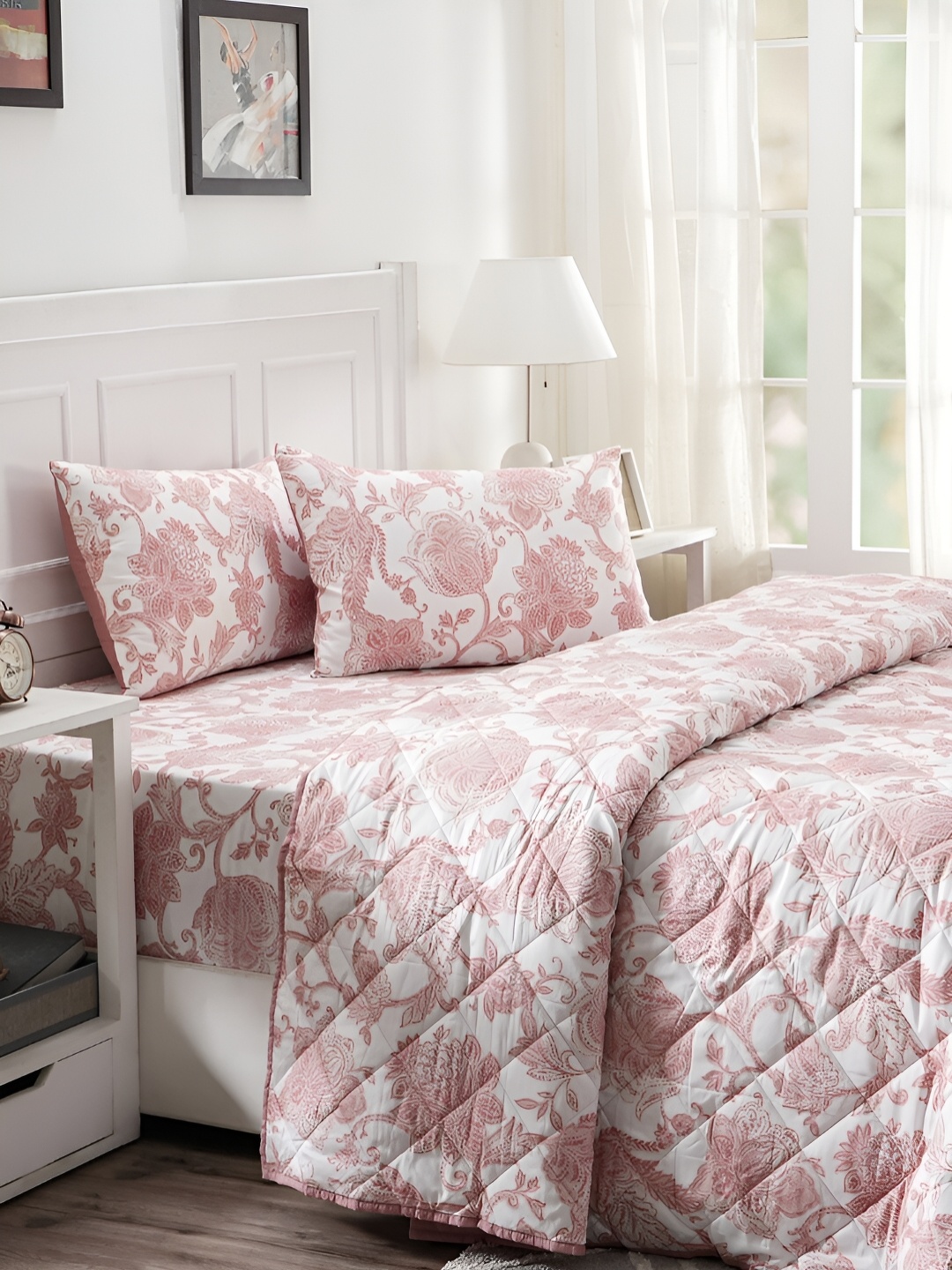 

MASPAR Red & White Floral Printed Cotton 120 GSM Double Quilt