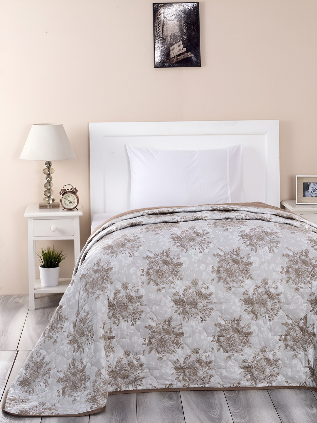

MASPAR Grey & Brown Floral Printed 120 GSM Cotton Single Bed Quilt