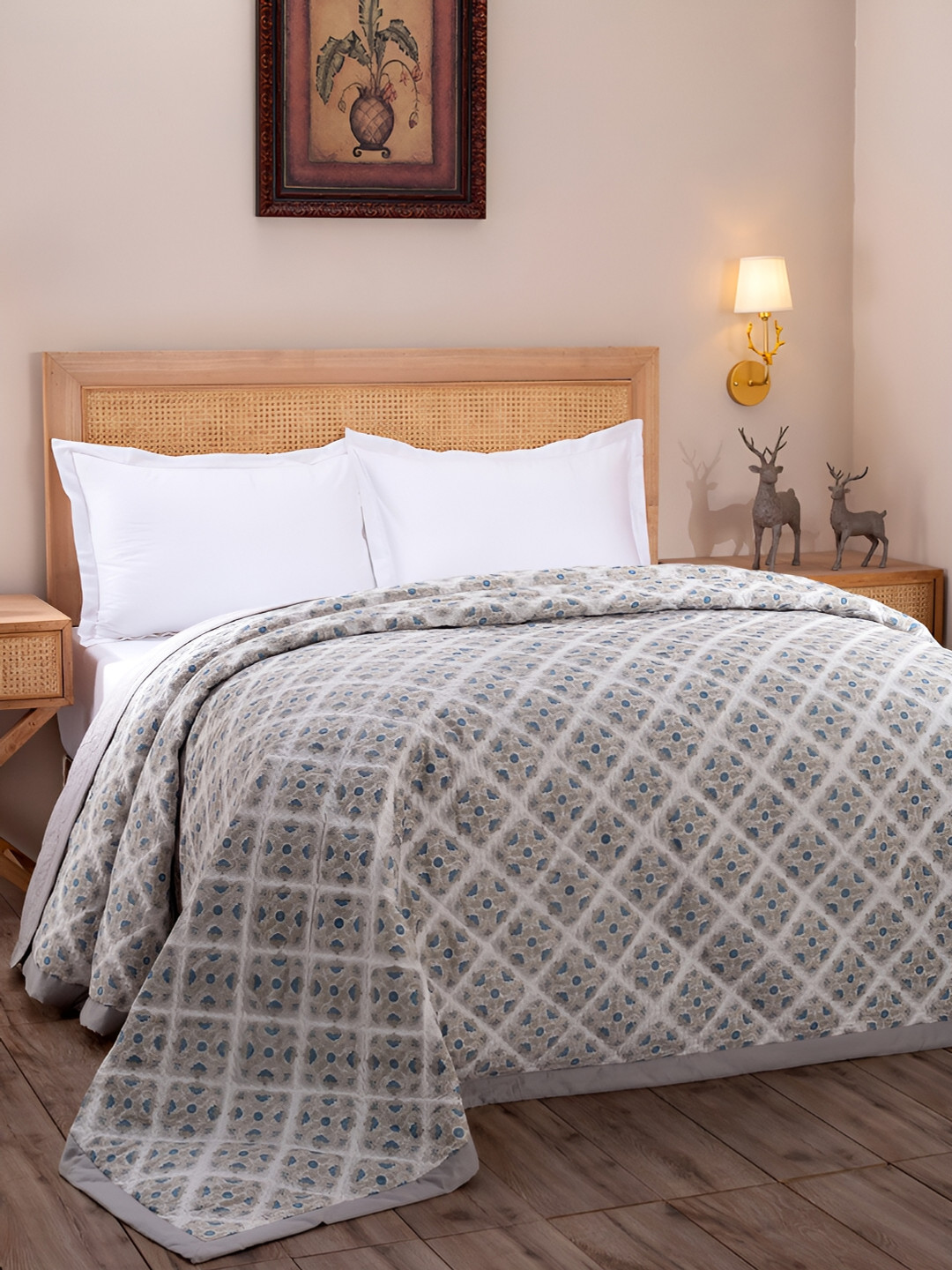 

MASPAR White & Blue Printed 110 GSM Cotton Double Queen Quilt