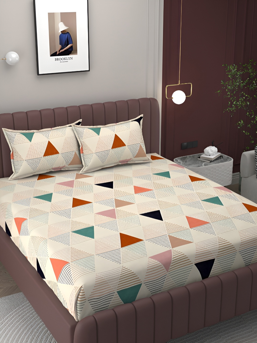 

Bromwick Beige & Red Geometric 250 TC King Double Bedsheet With 2 Pillow Covers