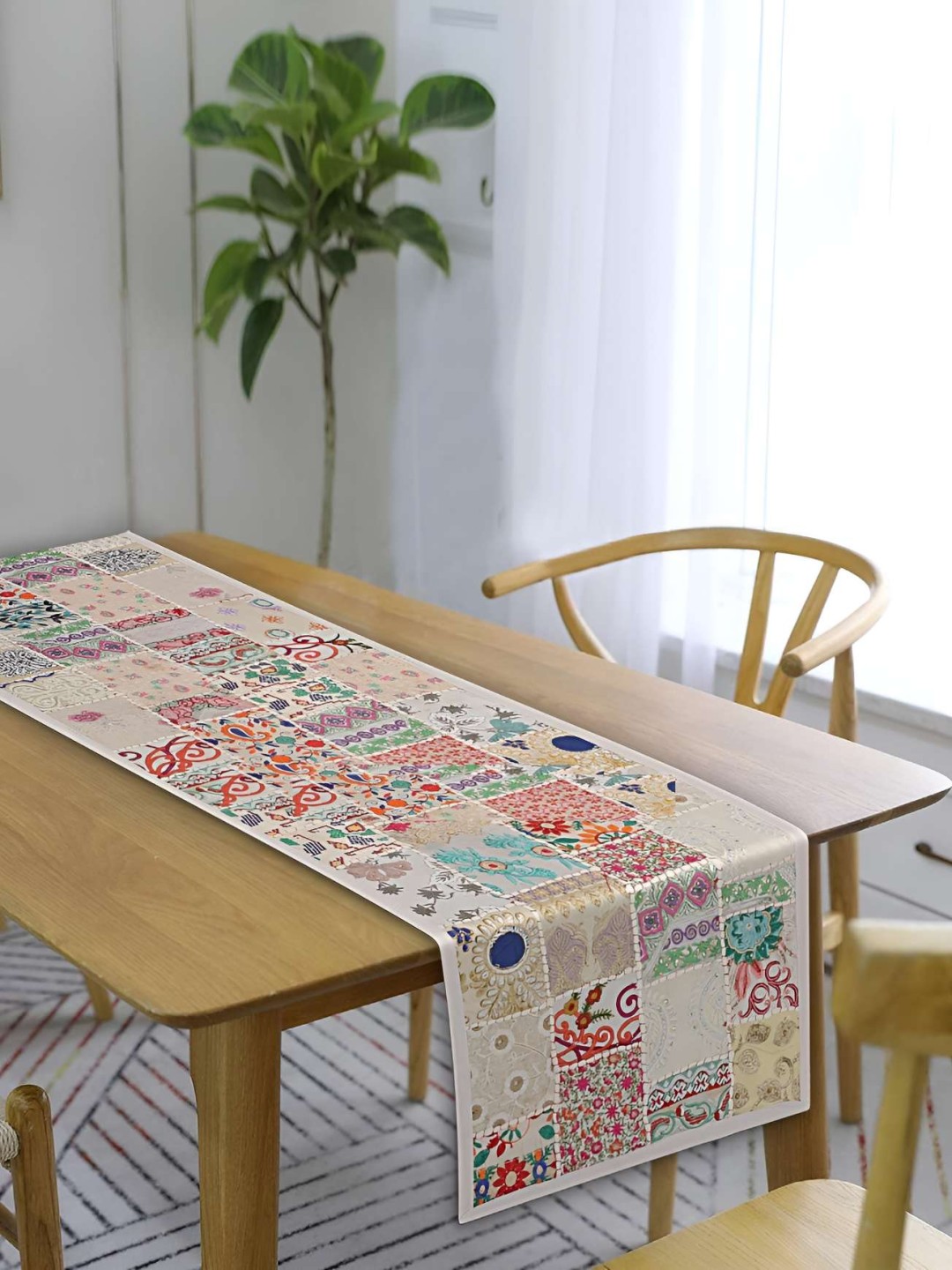 

E-Ezra White & Red Printed Cotton Table Runner