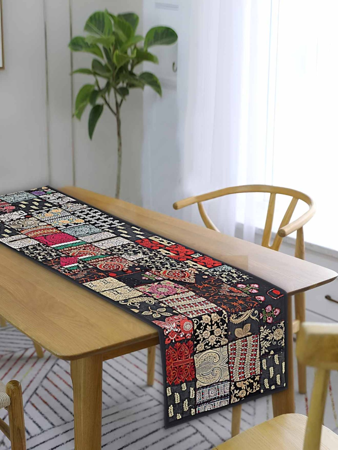 

E-Ezra Black & Red Printed Cotton Table Runner
